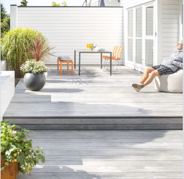 Minimalist residential garden