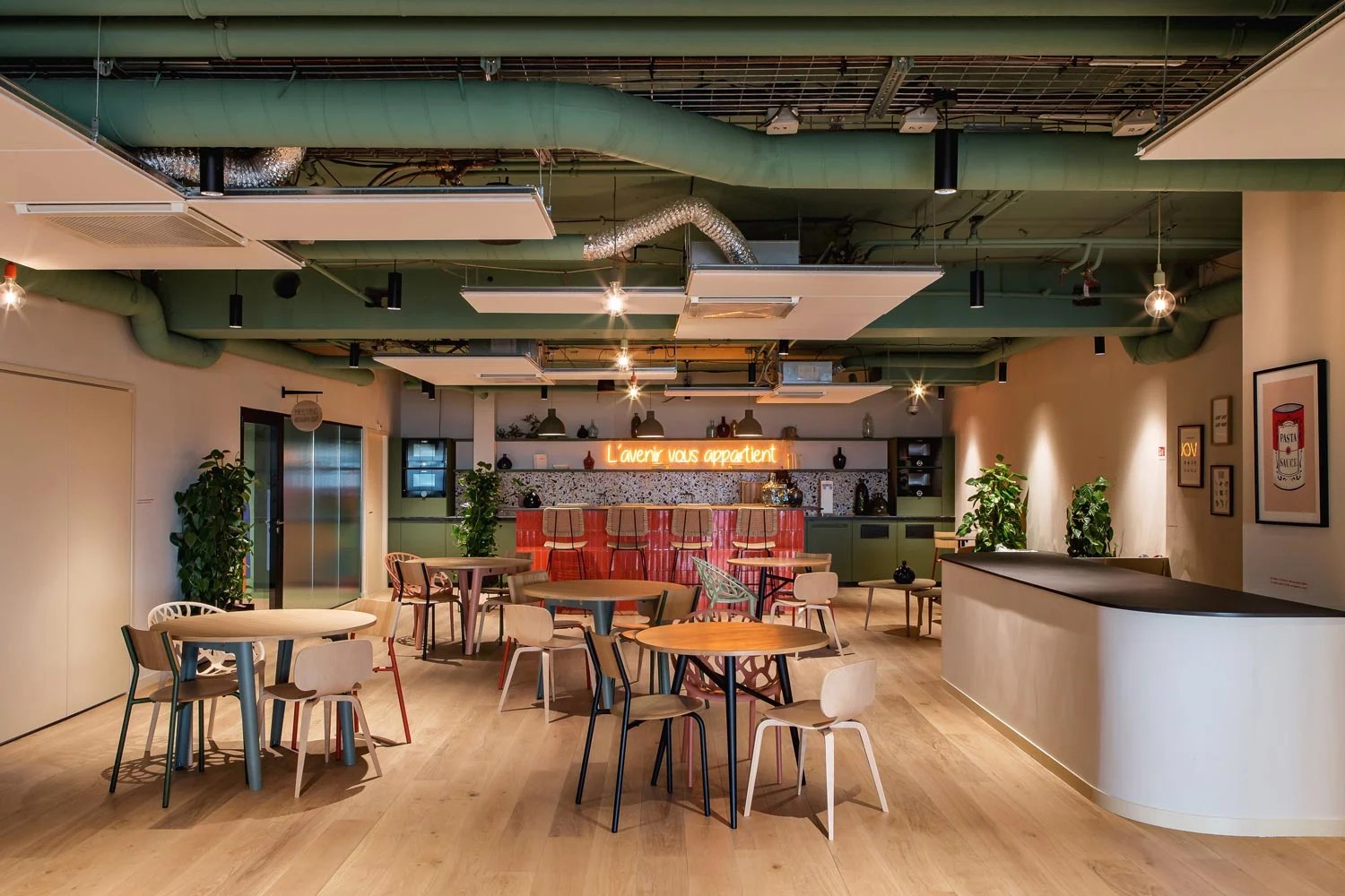 Comet Workplaces 01