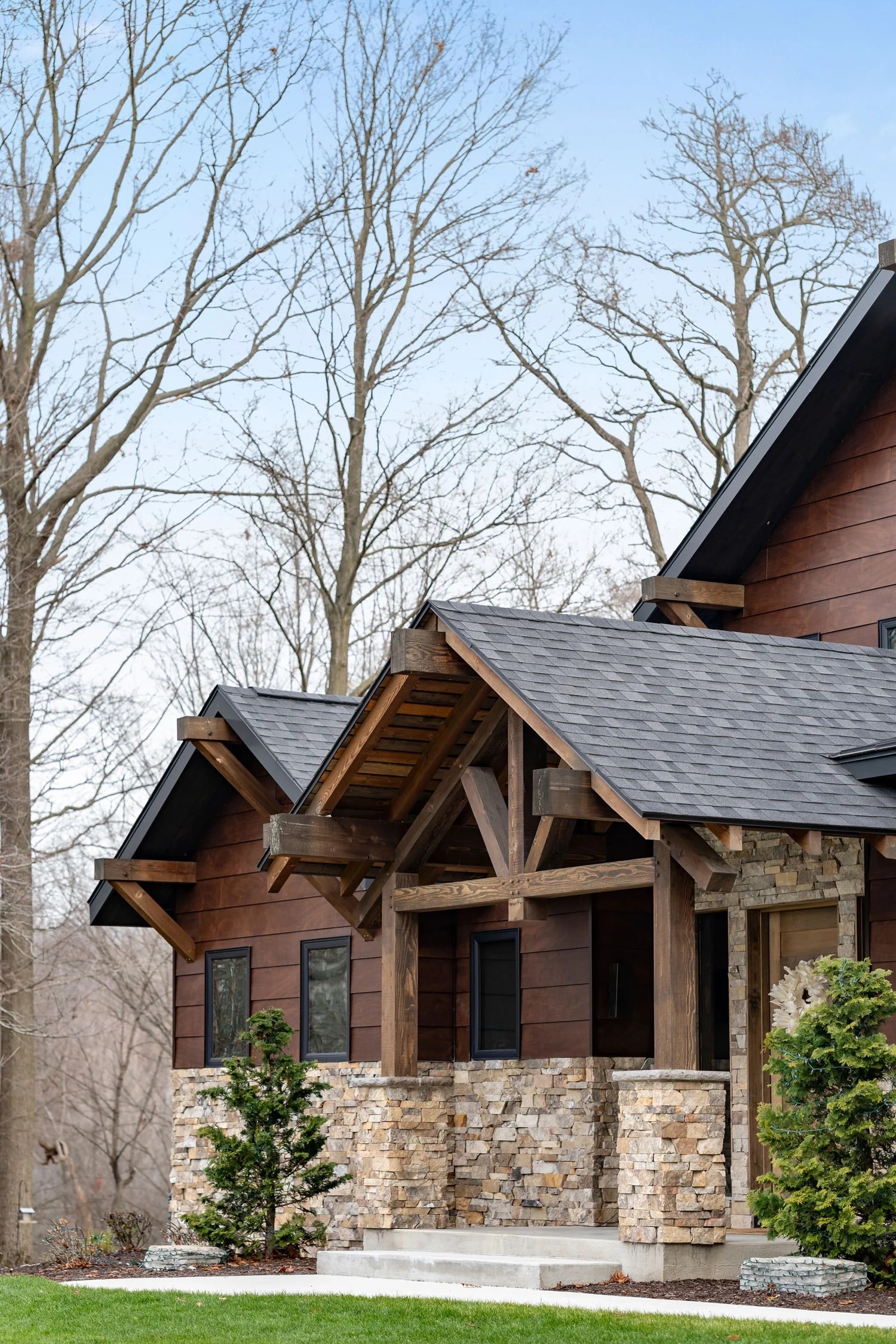 Natural wood siding with overlapping slats the Klein Residence 03