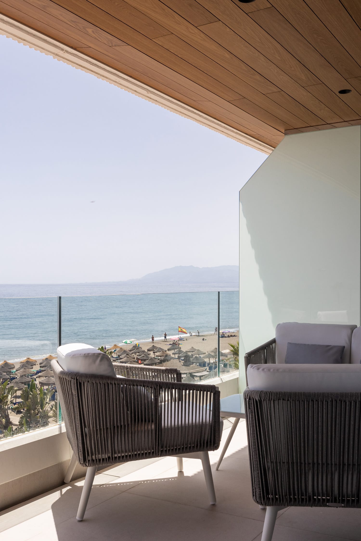 Natural timber soffit at seaside residential building 02