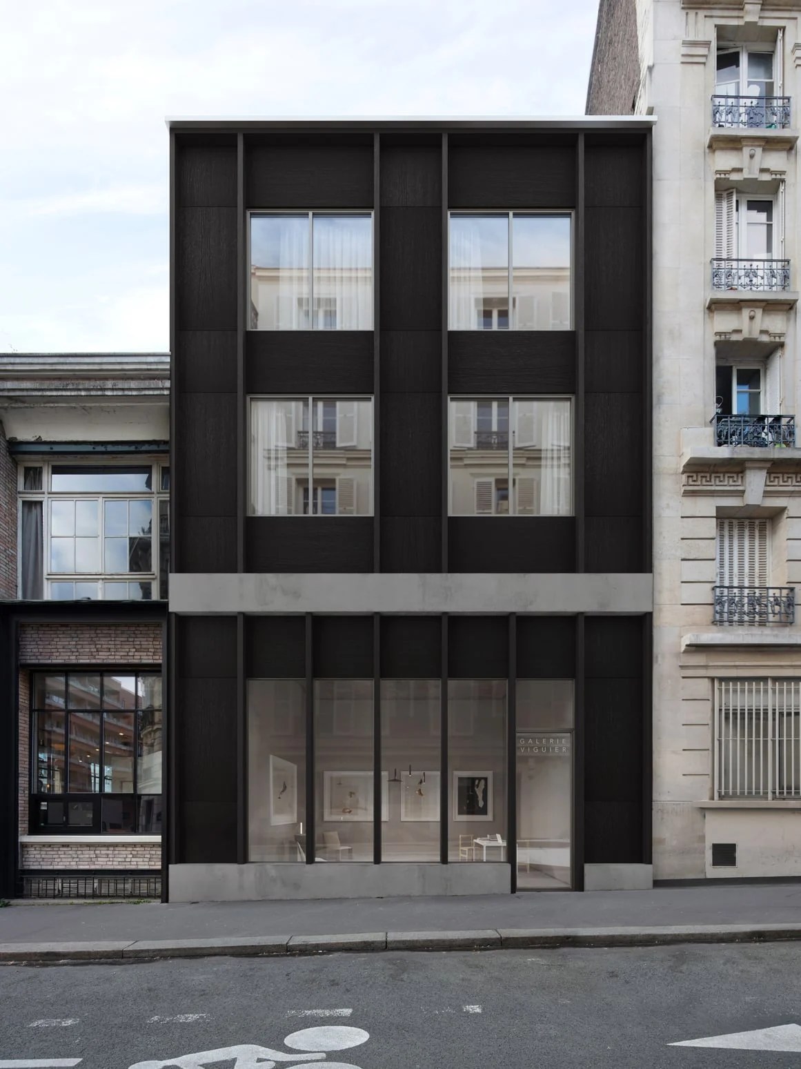 PARISIAN GALLERY 01