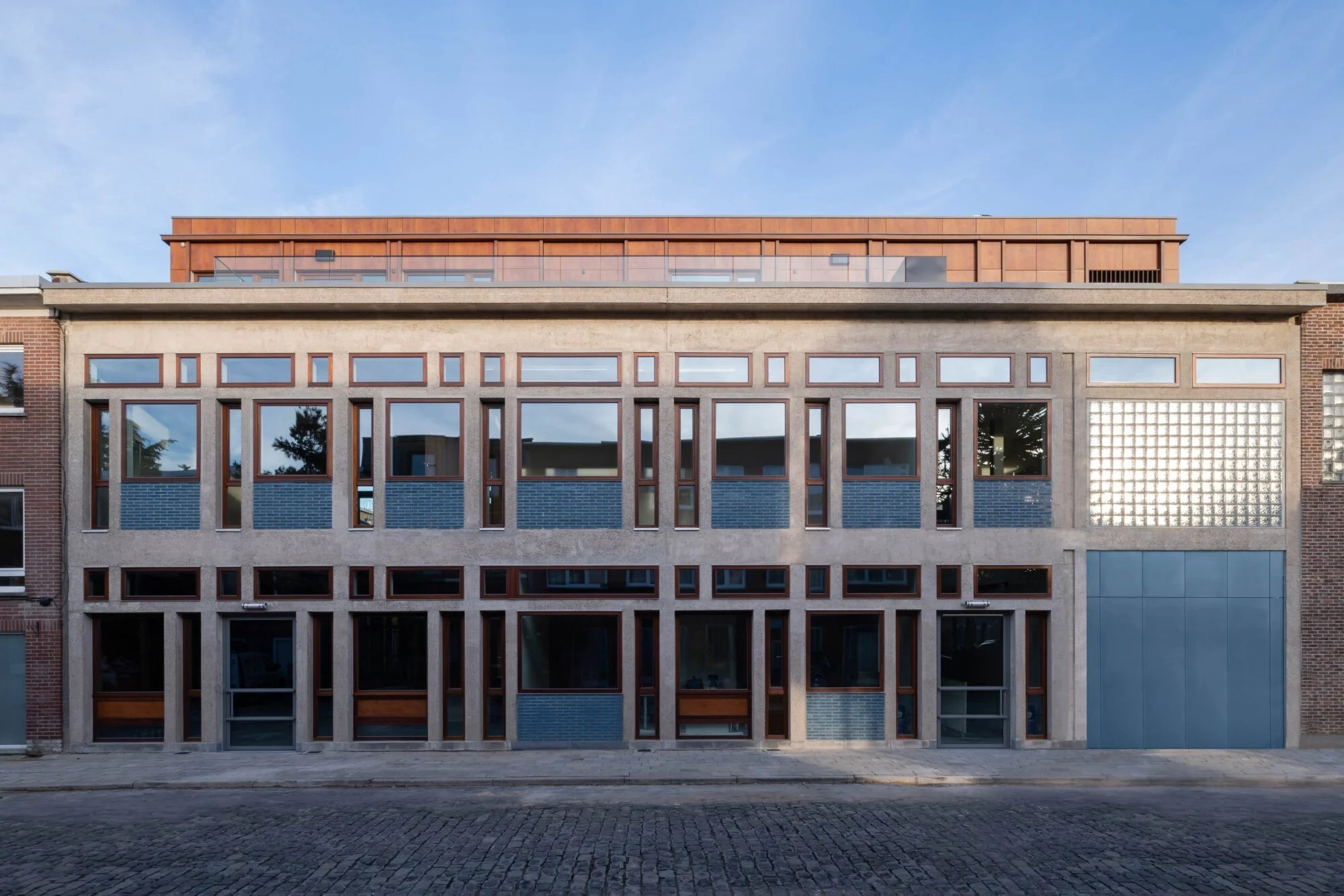 Natural timber cladding at KDV Apollostraat 06