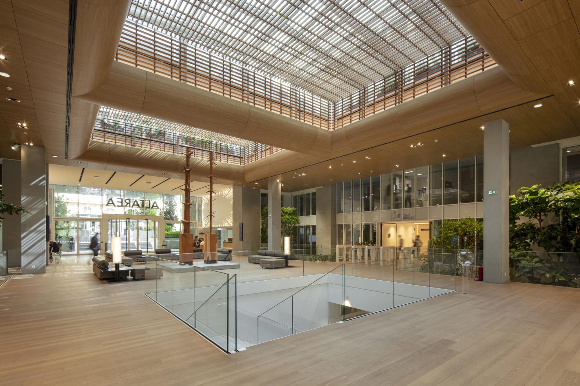 Natural wood in Altarea HQ interior spaces 03
